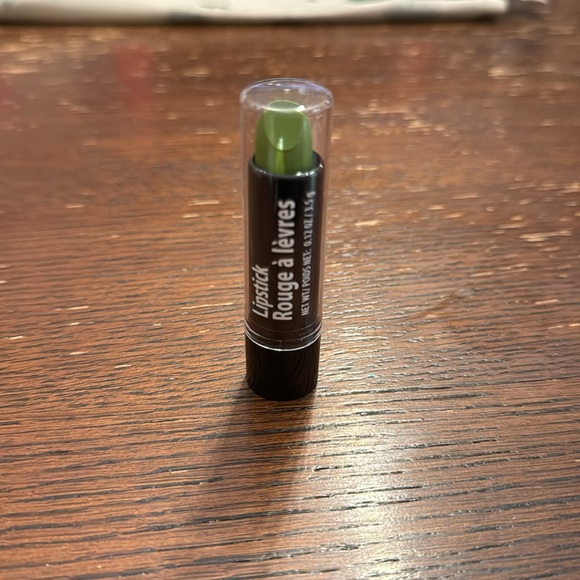 *New* Green lipstick - Picture 2 of 3